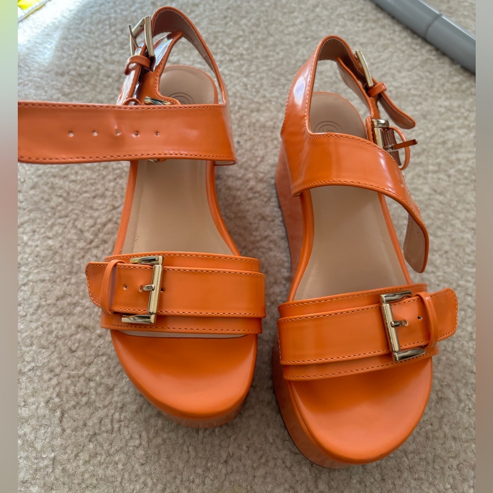 Urban Outfitters Platform Sandsls